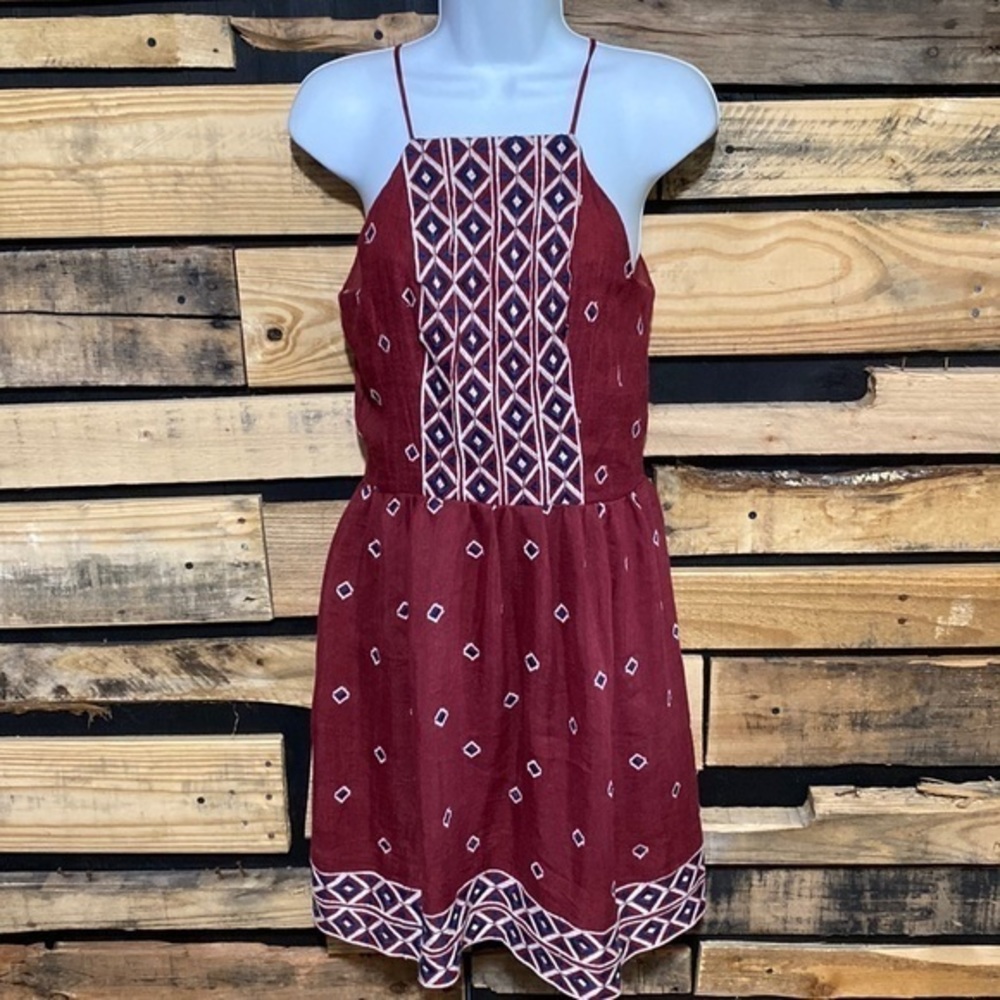 NWT Alya By‎ Francesca’s Burgundy Boho High Neck Embroidered Dress Small